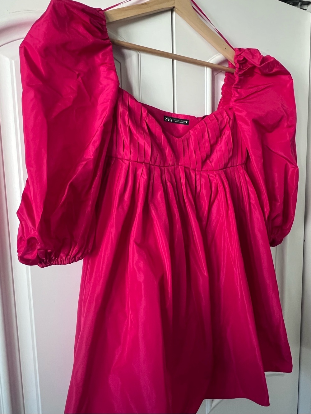 ZARA Fuchsia Puff Sleeve Mini Dress